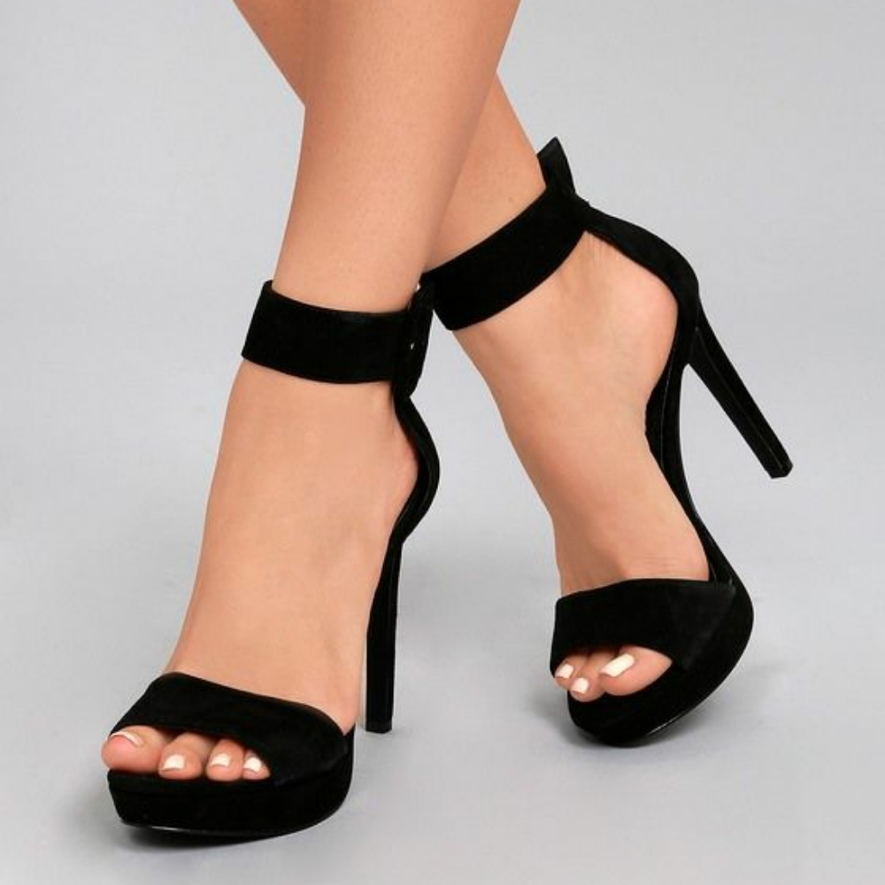 🌺 Steve Madden ~ Black Seude Strap Heels